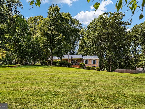 4th image of 1015 Bailey Ct