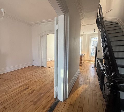 4th image of 160 Washington Ave #H