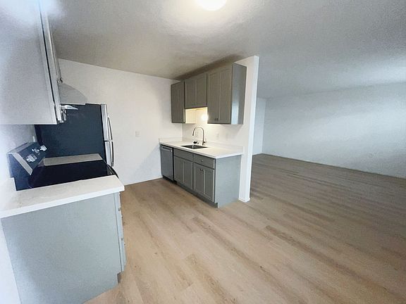 4th image of 20461 John Dr APT 1