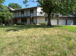 3324 SW Alameda Dr, Topeka, KS 66614