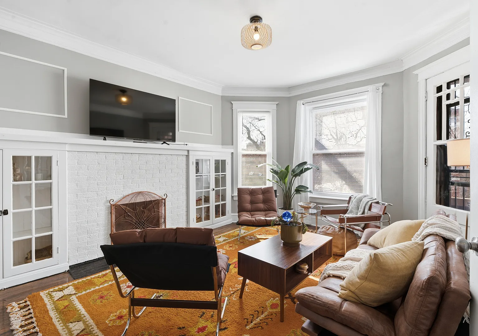 3 bed, 1300 sqft, $2,000 — Photo 3