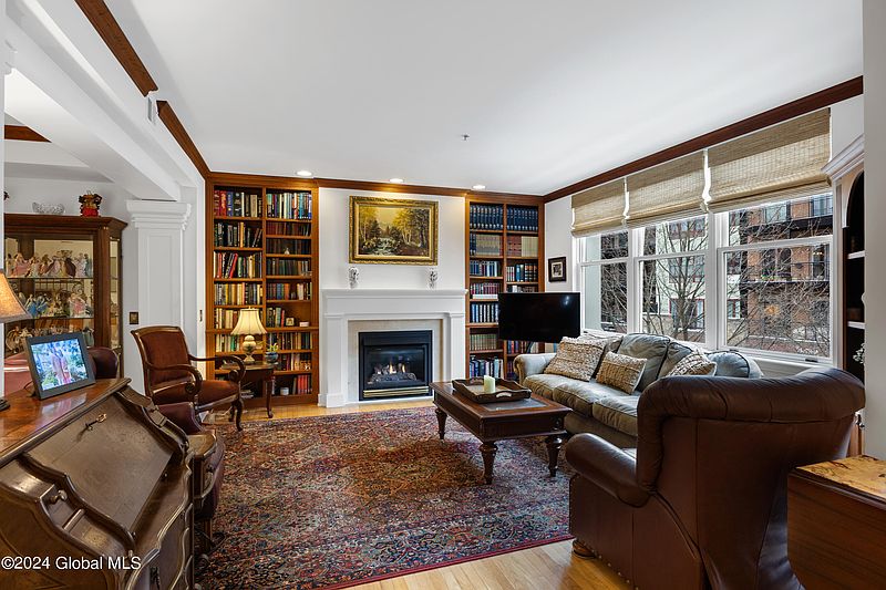5th image of 73 Railroad Place #204