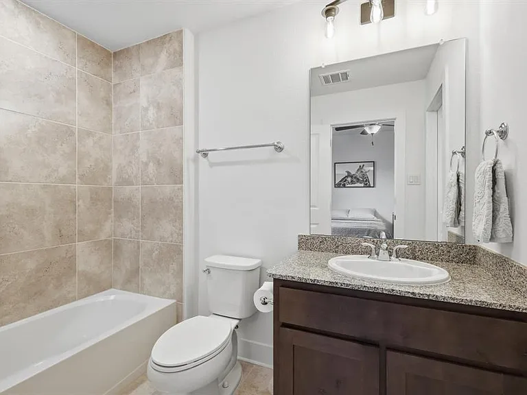 2020 Grey Bark St — Photo 29