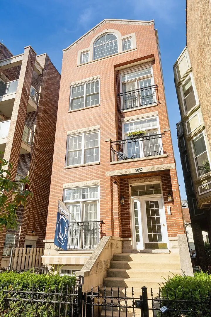 3 bed, $5,500 — Photo 1