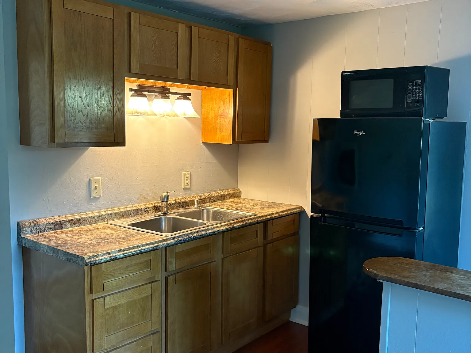 67 Pierce Ave — Photo 2