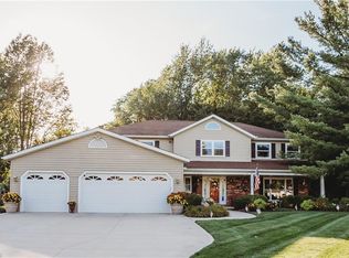 28532 Stonegate Cir, Westlake, OH 44145
