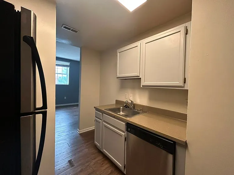 902 Cathedral St #3 — Photo 2