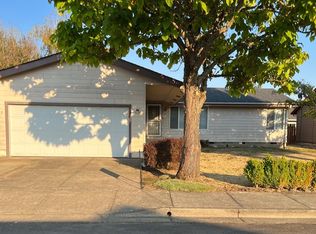 765 SE Lacey St, Sheridan, OR