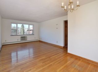 276 Grove St #19E, Auburndale, MA 02466