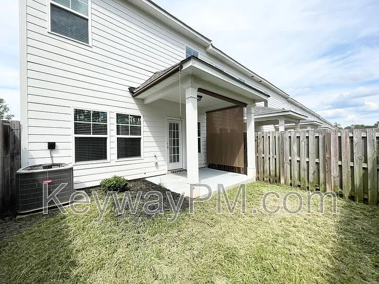 301 Sumac Trl — Photo 20