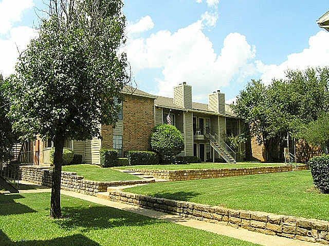 1st image of 1400 N Park Blvd #2837bc5a8