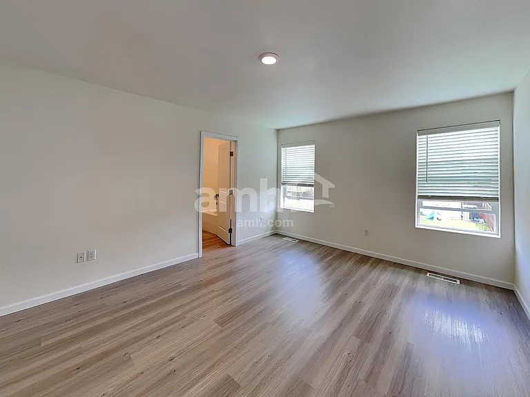 1315 W 15th Ave — Photo 13