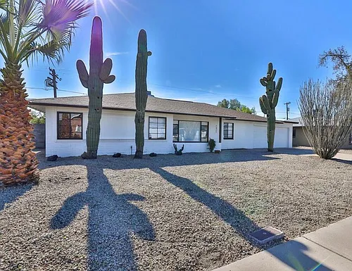 2421 W Anderson Ave Photo 1