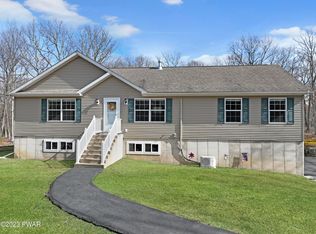 106 Nelson Run, Dingmans Ferry, PA 18328