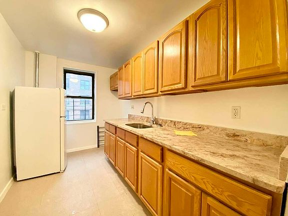 3rd image of 3230 Steuben Ave #5C