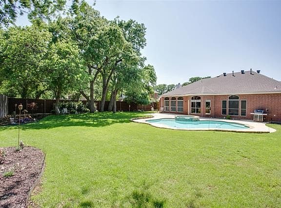 3rd image of 5208 White Pine Dr