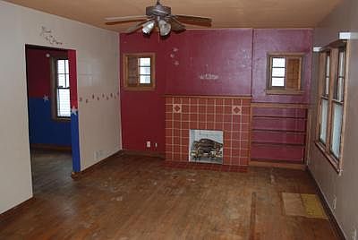 2nd image of 220 N Park Dr