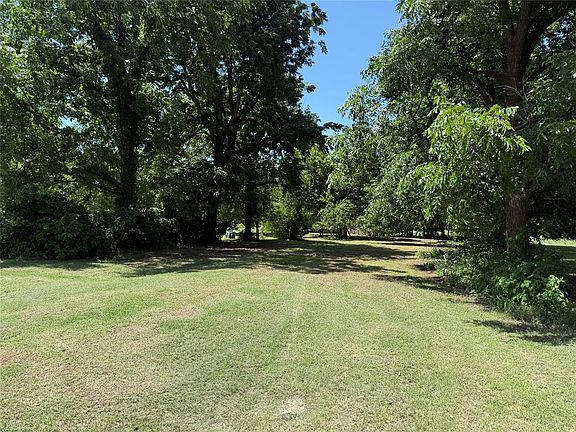 4th image of 912 W Logan Ave Lot 13-20