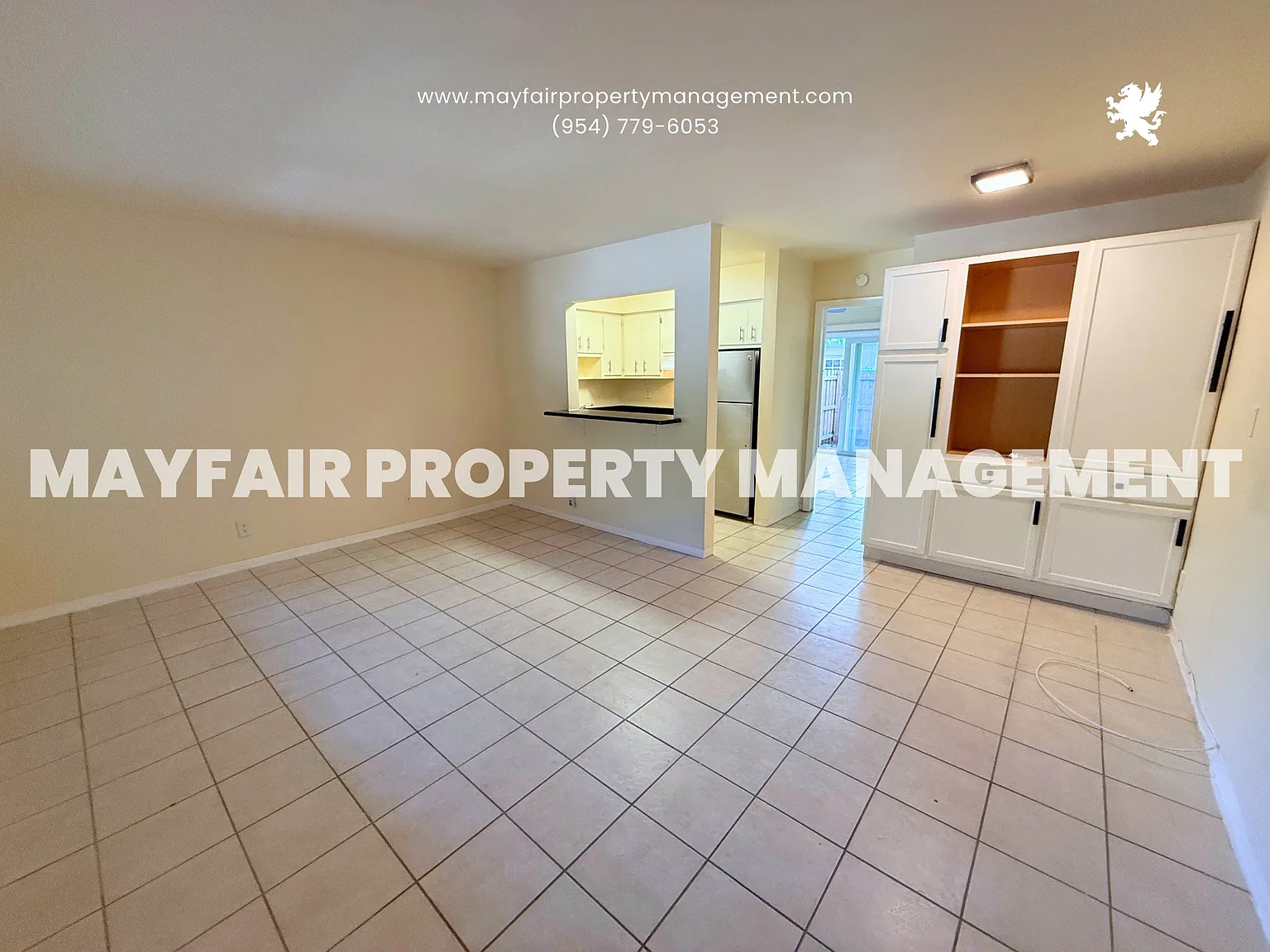 909 Southeast 14th Court - 5 — Photo 4