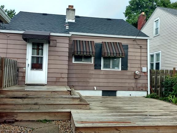 3rd image of 1565 Walsh Ave