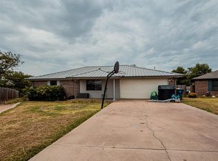 3209 Park Ave, Chickasha, OK 73018