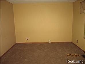 4th image of 956 Centennial Ave