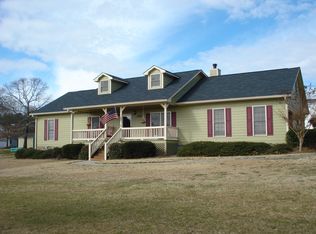 245 White Acres Dr, Stockbridge, GA 30281