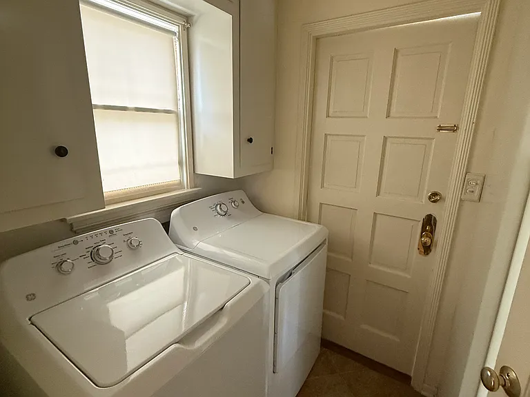 12901 Woodbridge St — Photo 15
