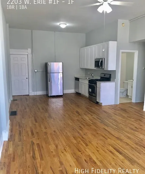 2203 W Erie St #1F — Photo 2