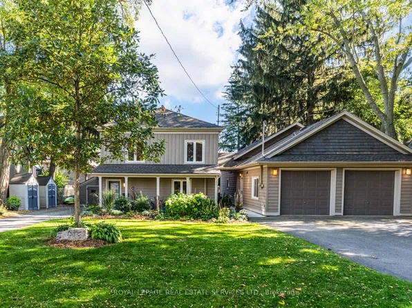 3052 Seneca Dr, Oakville, ON L6L 1A9