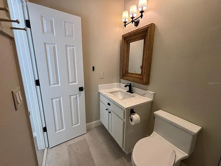 903 Yew Ct — Photo 38