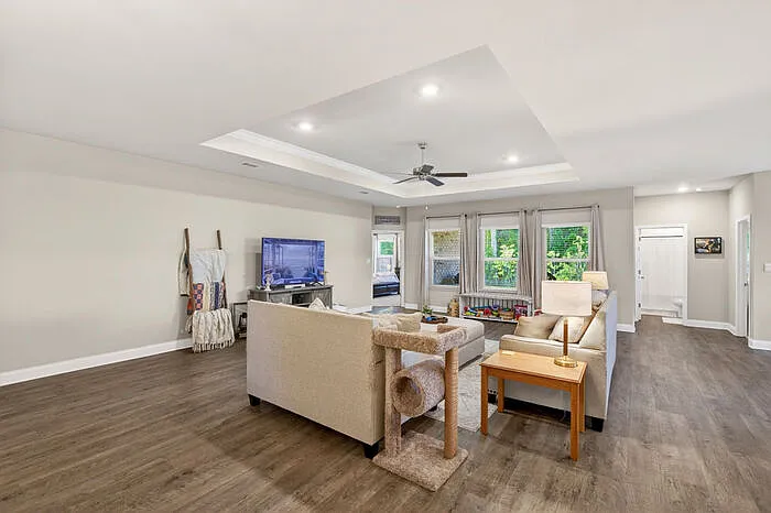 8009 Crawford Dr — Photo 8