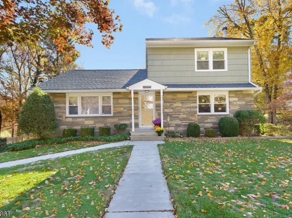 13 Paderewski Rd, Jefferson Twp., NJ 07438
