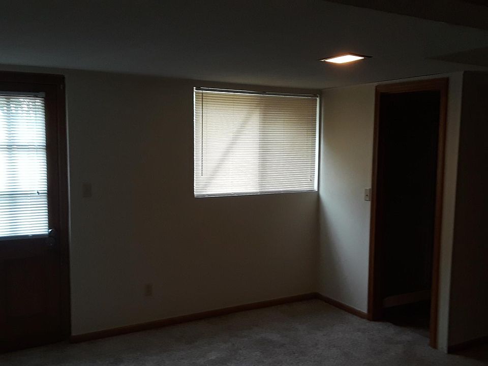 Lower level family room with newer carpet