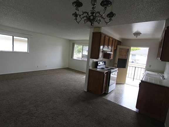 2nd image of 2626 Victoria Ave