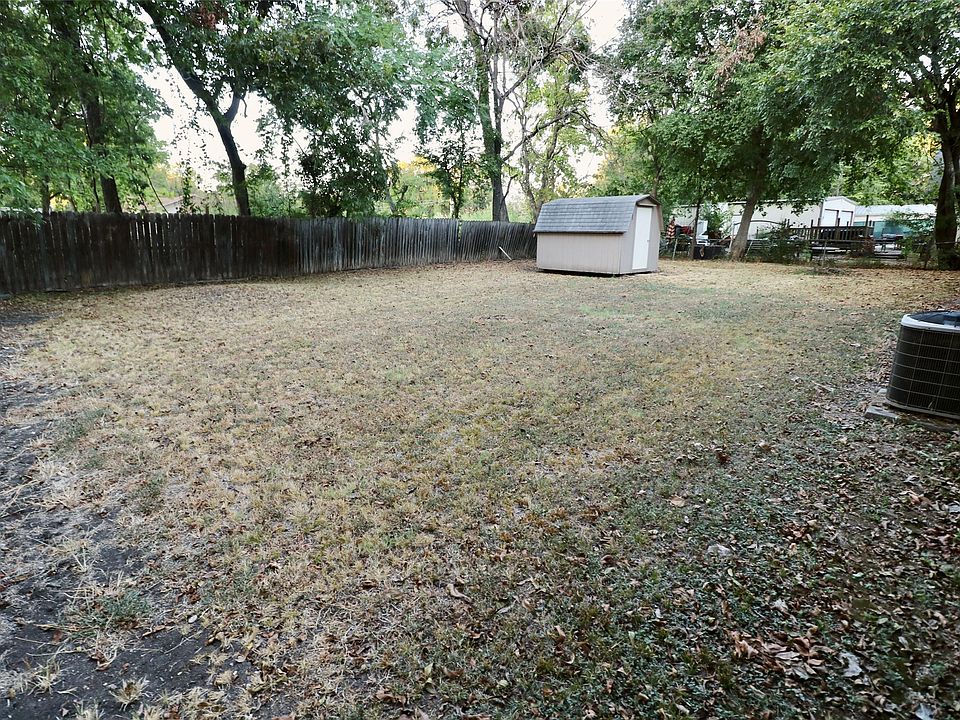 2nd image of 308 Honey Grove St