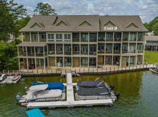 1529B Point Windy Dr, Jacksons Gap, AL 36861