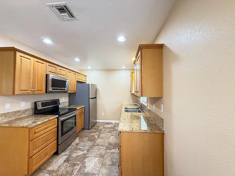 1010 Pueblo Dr — Photo 4