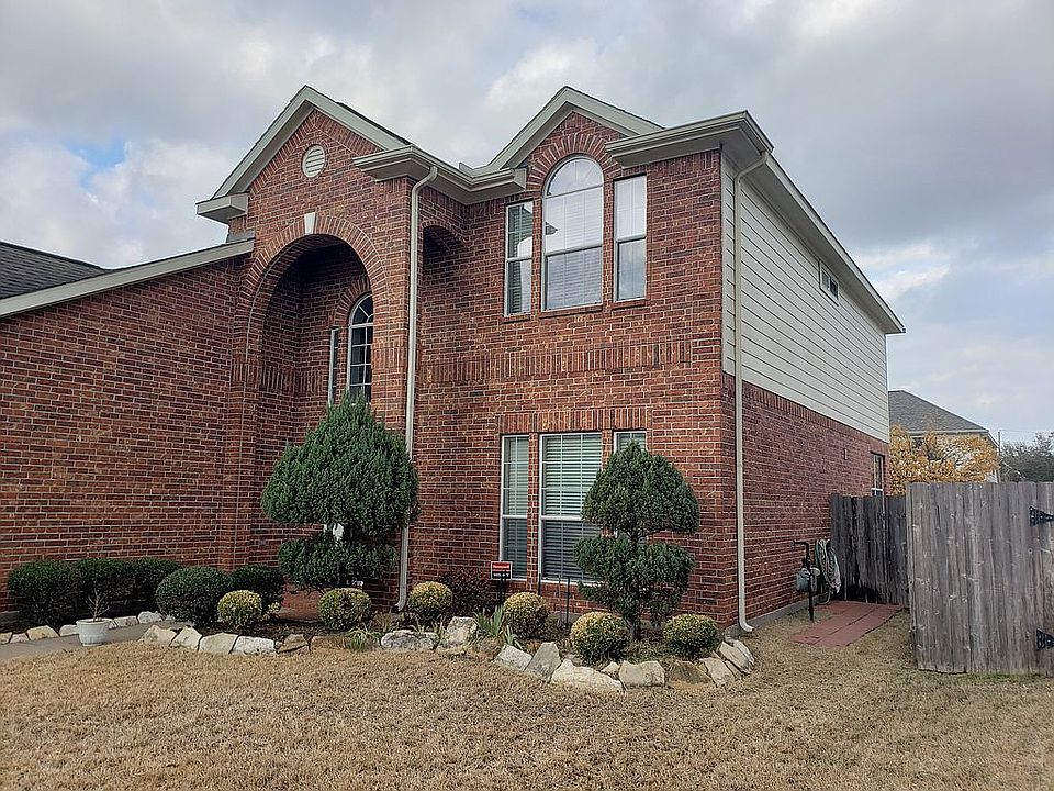 1st image of 527 Colony Lake Estates Dr