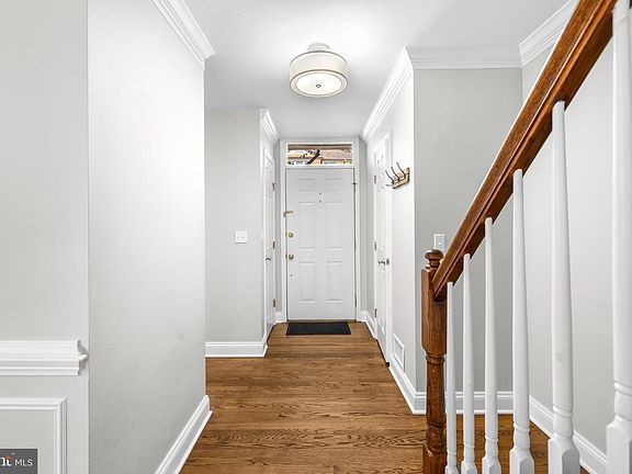 4th image of 6491 Milva Ln