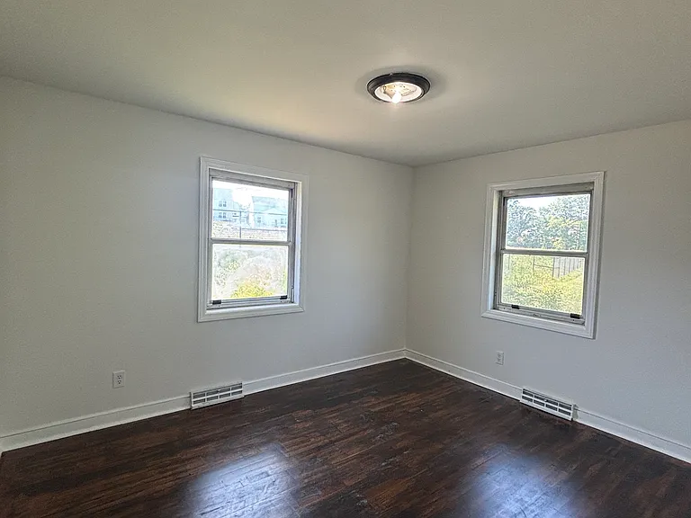606 Old Orangeburg Rd — Photo 11