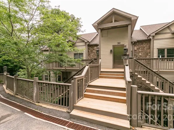 30 Club Villa Ct #B3, Burnsville, NC 28714
