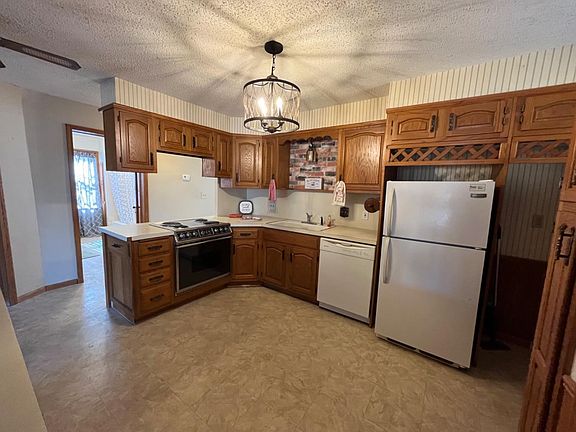 4th image of 919 Marsh Ave