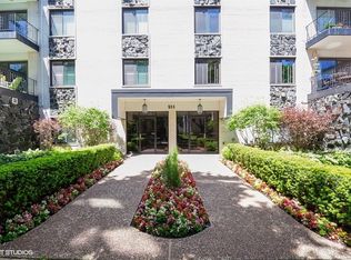 211 Elgin Ave APT 2L, Forest Park, IL 60130