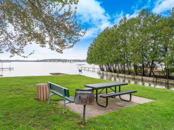 3246 Millwall Ave, Keego Harbor, MI 48320