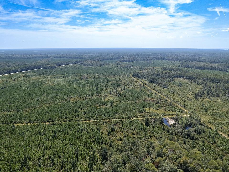 2nd image of 8 Barn Feed Rd