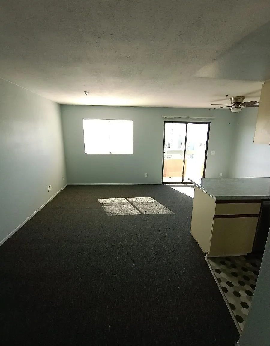 445 Landfair Ave — Photo 4