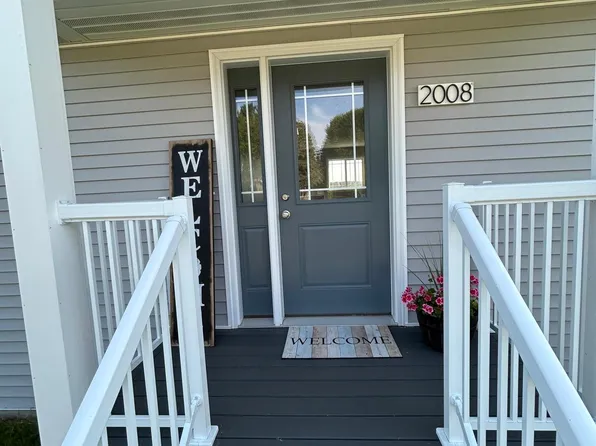 2008 Nelson Dr, Thief River Falls, MN 56701