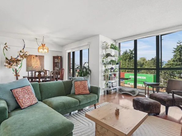 55 Alexander St #306, Vancouver, BC V6A 1B2