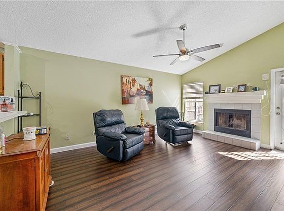 3rd image of 1424 Woodfield Oaks Dr